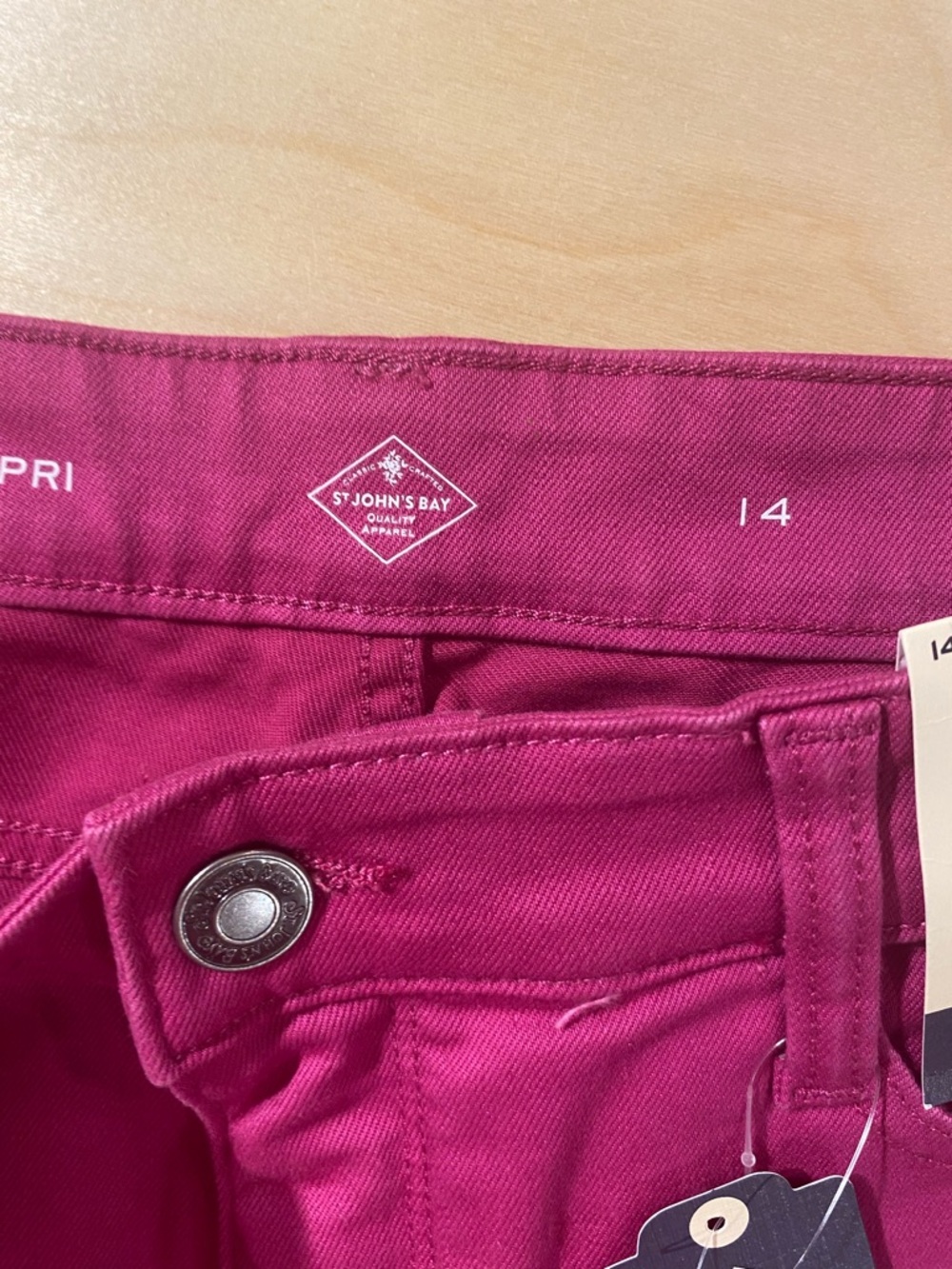 St. John’s Bay Capri Mid-Rise Crop Jeans - Fuchsia Pink 14 (RC) - Picture 6 of 8